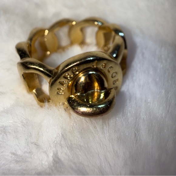Marc by Marc Jacobs Katie Turnlock Gold-tone Ring - Picture 2 of 9
